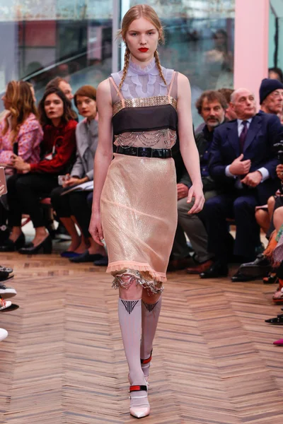 Look 26